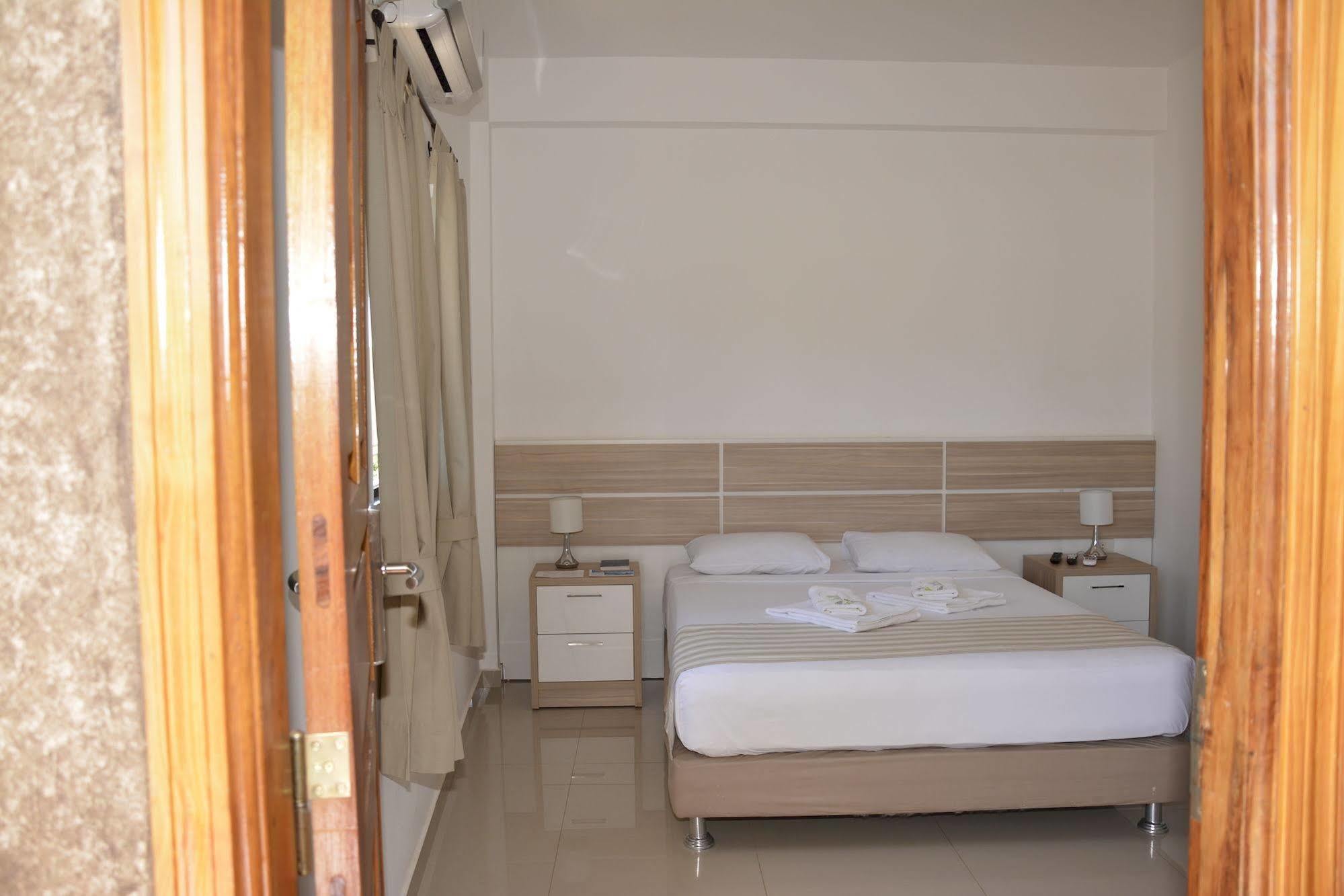 Hotel Salzburgo Ciudad del Este Eksteriør billede